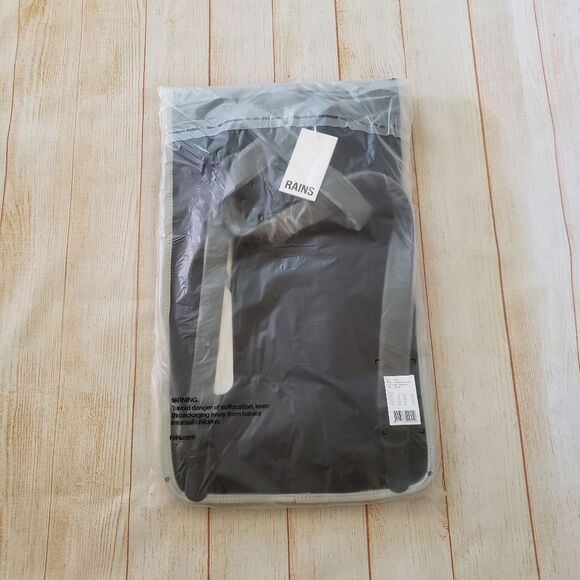 RAINS Reflective Backpack in Black Style No. 14090 Unisex Men Women main image 4